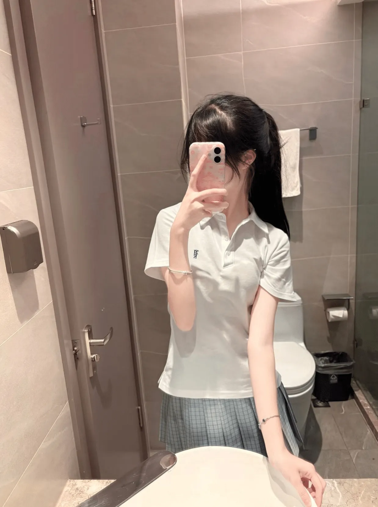 会叫妈妈的瓦学弟在哪呢 专抽瓦学弟的嘴巴子